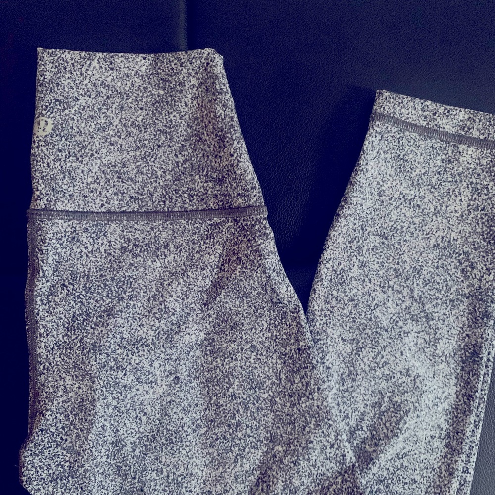 Lulu lemon size 4
